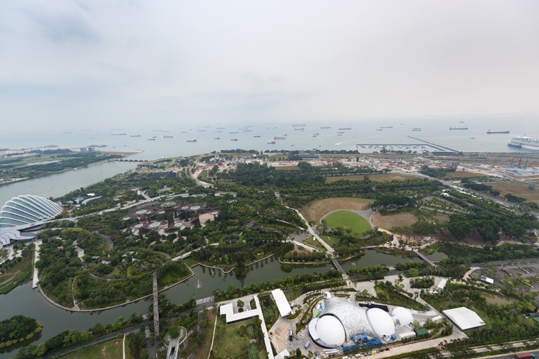 marina bay hotel rooftop view