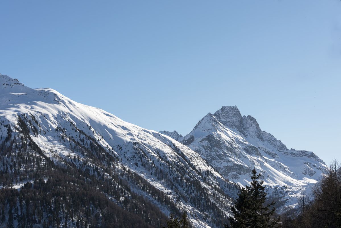 blue hour mountains valtellina