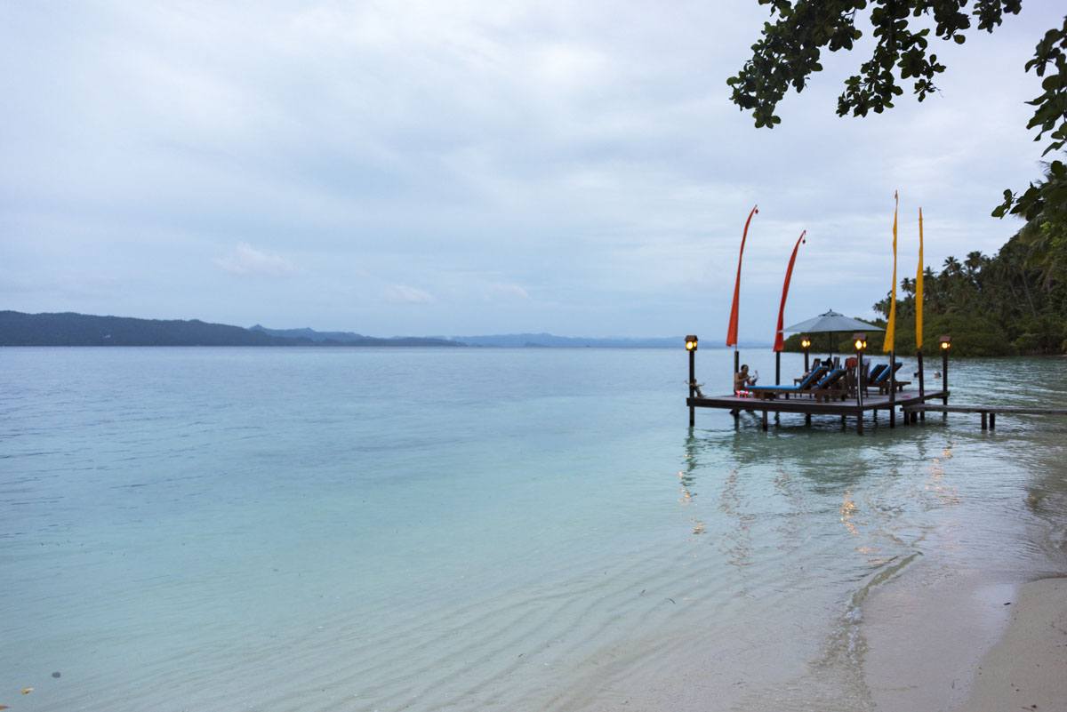 raja-ampat-dive-lodge-beach