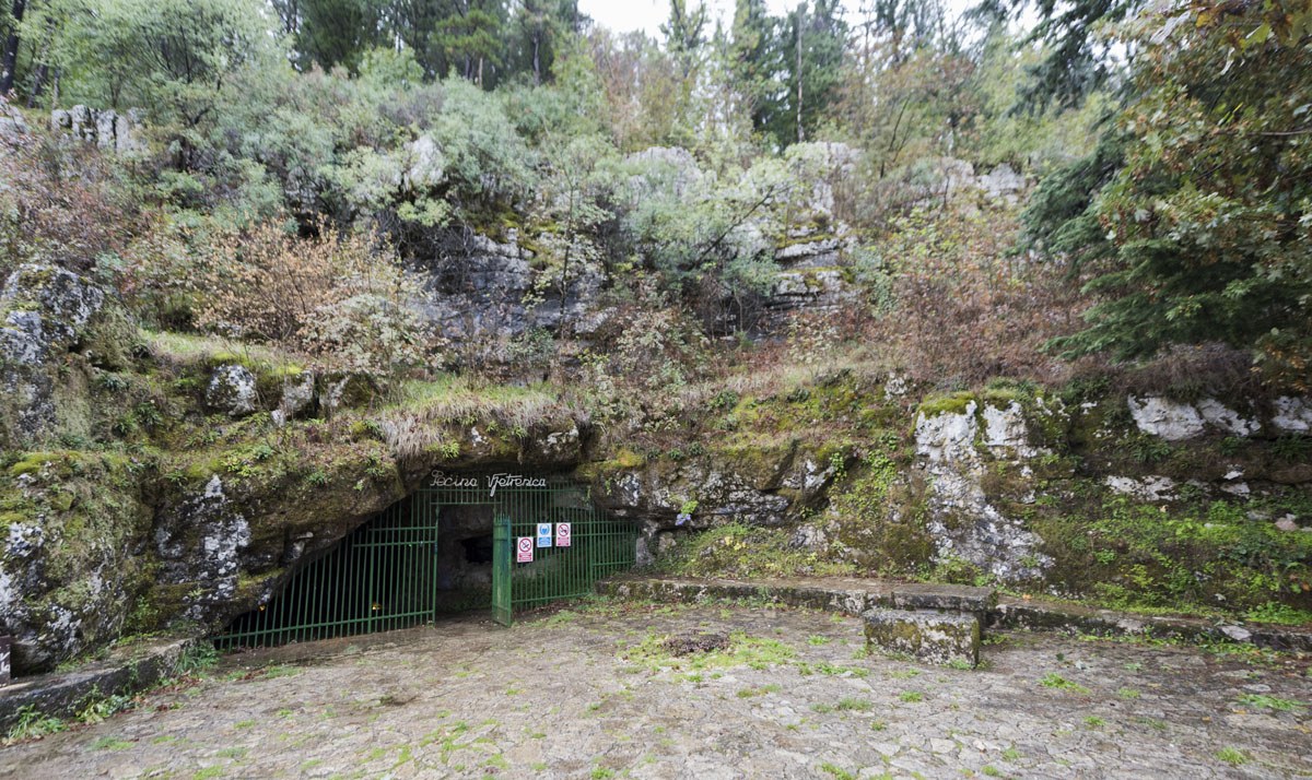 vjetrenica-cave-bosnia-entrance