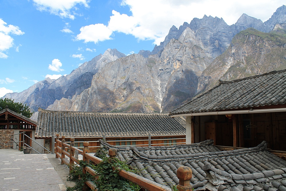 roofs 5 reasons to go to Yunnan