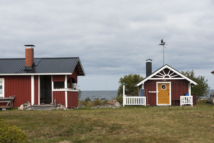 Maakalla island houses