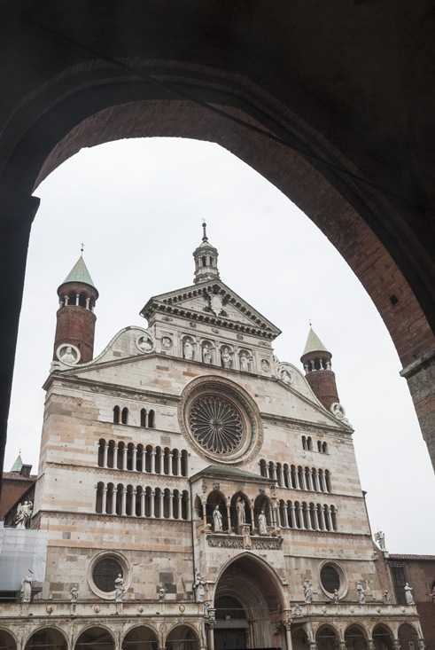visit Cremona Duomo Arch