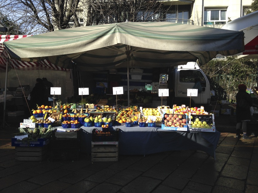 milan market fruit stall