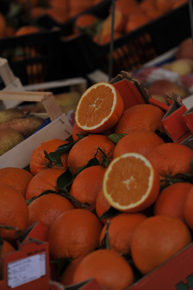 oranges street market milan