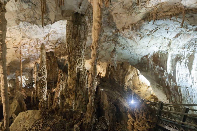 formations wind cave mulu