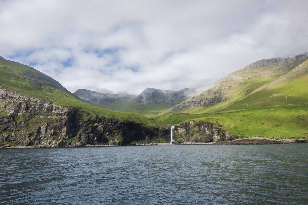 faroe cliffs nice weather