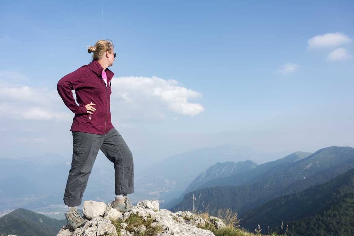 garda mountain trekking girl