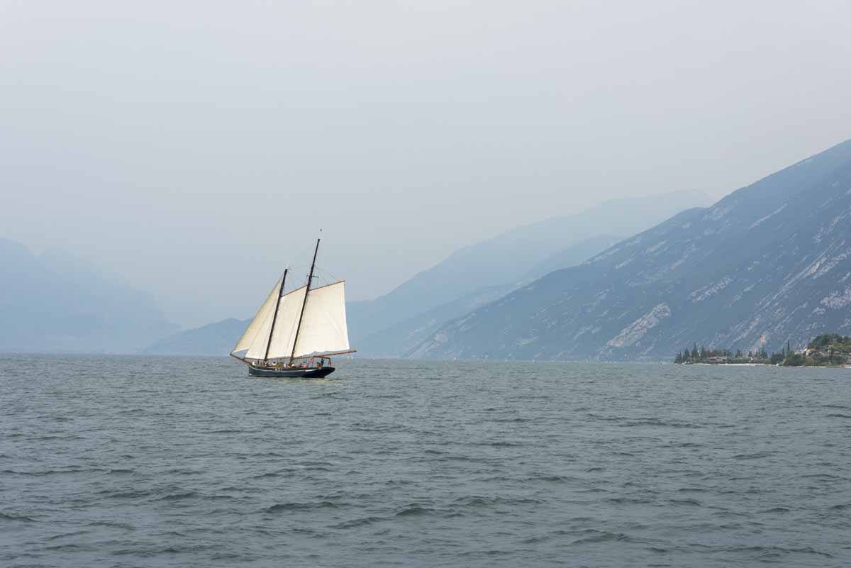 sailing lake garda autumn