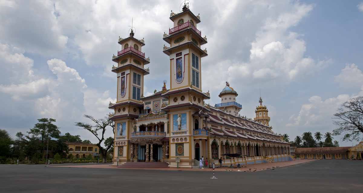 Cao Dai temple