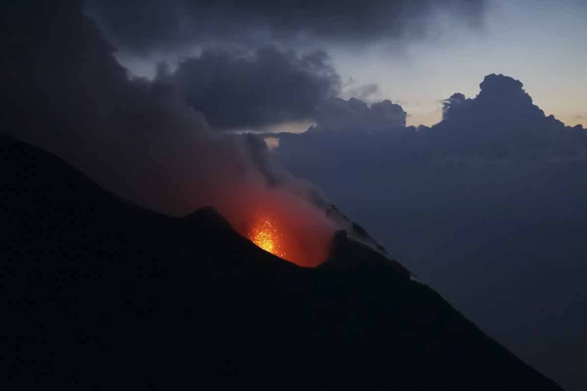  Itália em agosto stromboli 